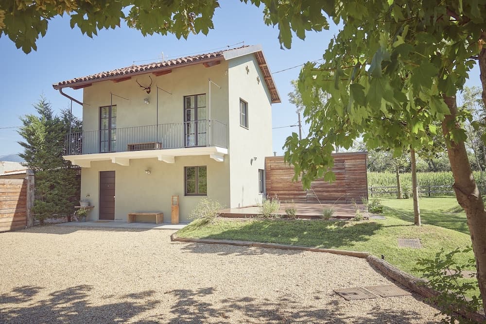 AQVAE Unconventional Country House