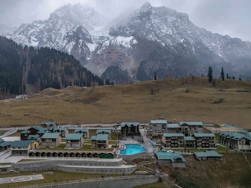 Snowland Resort & Spa - Riverfront