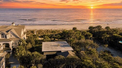 Sandpiper by Avantstay Gorgeous Beachside Home w/ Spacious Yard & Chic Design