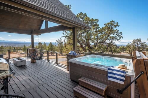 Starview at Brasada Ranch Resort by Avantstay Stunning Home w/ Hottub & Close To World Class Golf!