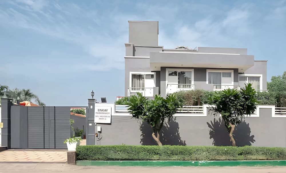 Enkay Residency Sector 15