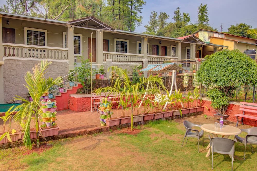 Hirkani Garden & Resort