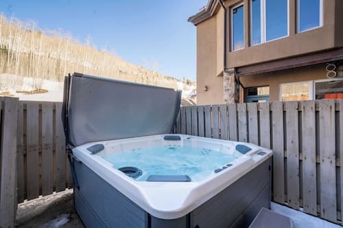 Le Chamonix D by Avantstay Located In Mountain Village, Close to Gondola & Skiing