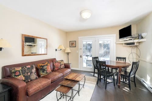 Viking Lodge 117 by Avantstay Ski Home, Near Town Park & Downtown