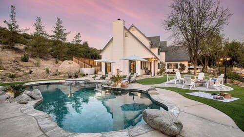 The Riesling Retreat by Avantstay Estate w/ Pool, Hottub, Putting Green & Pickle Ball Court!