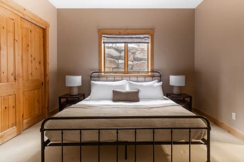 Highline by Avantstay Breathtaking Mountain Home w/ Hot Tub & Views