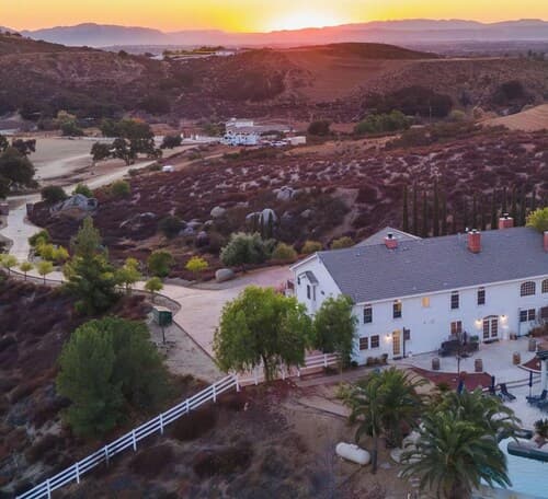 Expansive Wine Country Estate Pool + Hot Tub Sleeps 20 Quiet Retreat