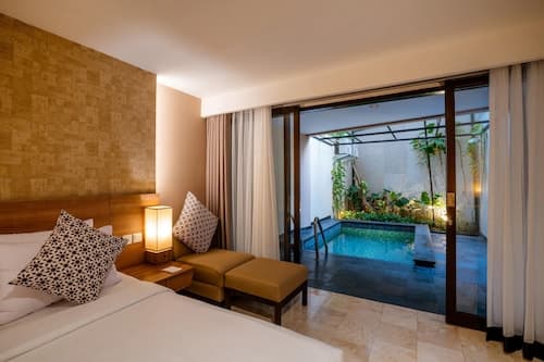 Cross Vibe Paasha Atelier Bali Kuta