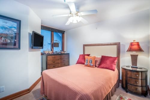 Lorian 8 by Avantstay Relaxing Home Close to Slopes & Hiking Trails
