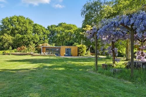 Countryside Annex- Sleeps 2, Free Parking & Garden