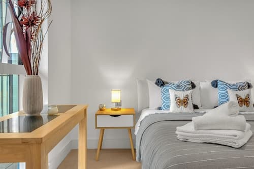 Stunning Serviced Apartment-Canary Wharf
