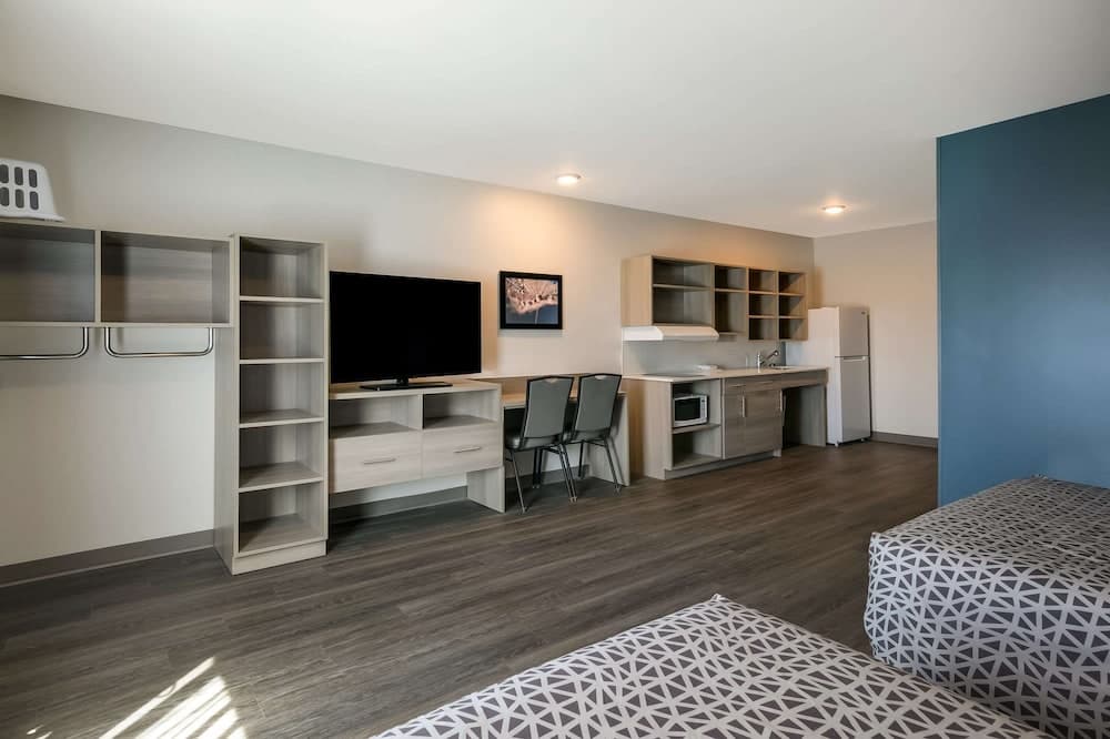 WoodSpring Suites Knoxville - Cedar Bluff