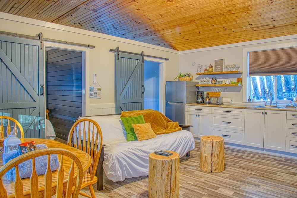 Barefoot Villas Cabin 1 Beaver w/ Hot tub