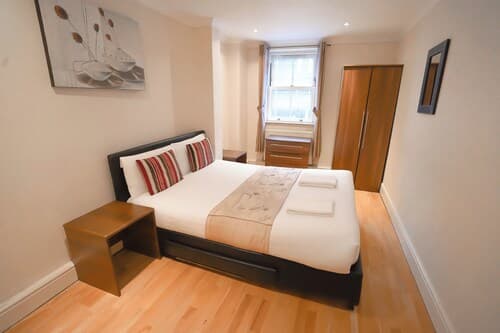 Cosy 2-bed 2 Bathroom Apartment in London
