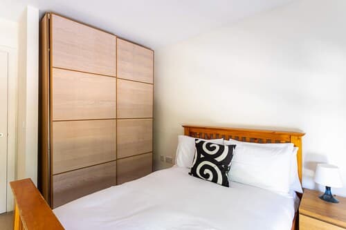 Modern 1 Bedroom Apartment in West London