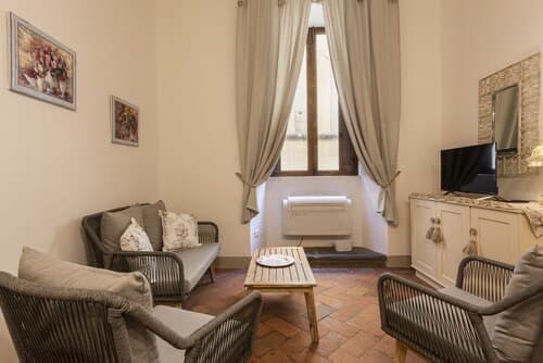 Toscanella Romantic