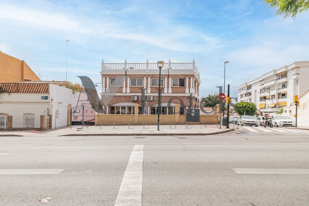 AYZ Elcano - Auto check-in property