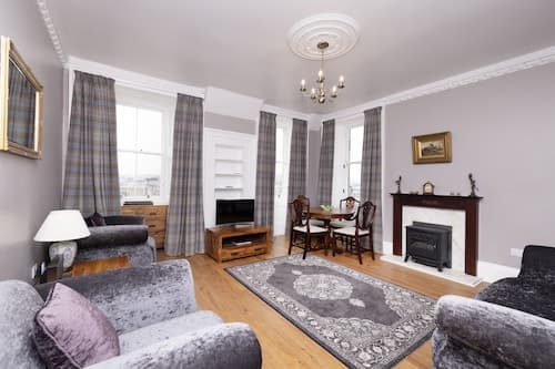 JOIVY Charming 2-Bed Flat Near Edinburgh Castle