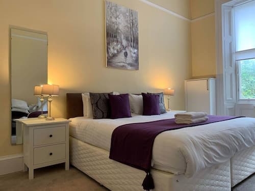 JOIVY Adorable 1 Bed Flat Near West End