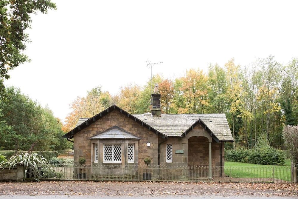 JOIVY Stunning 3 Bed Lodge With Gardens At Gilmerton House