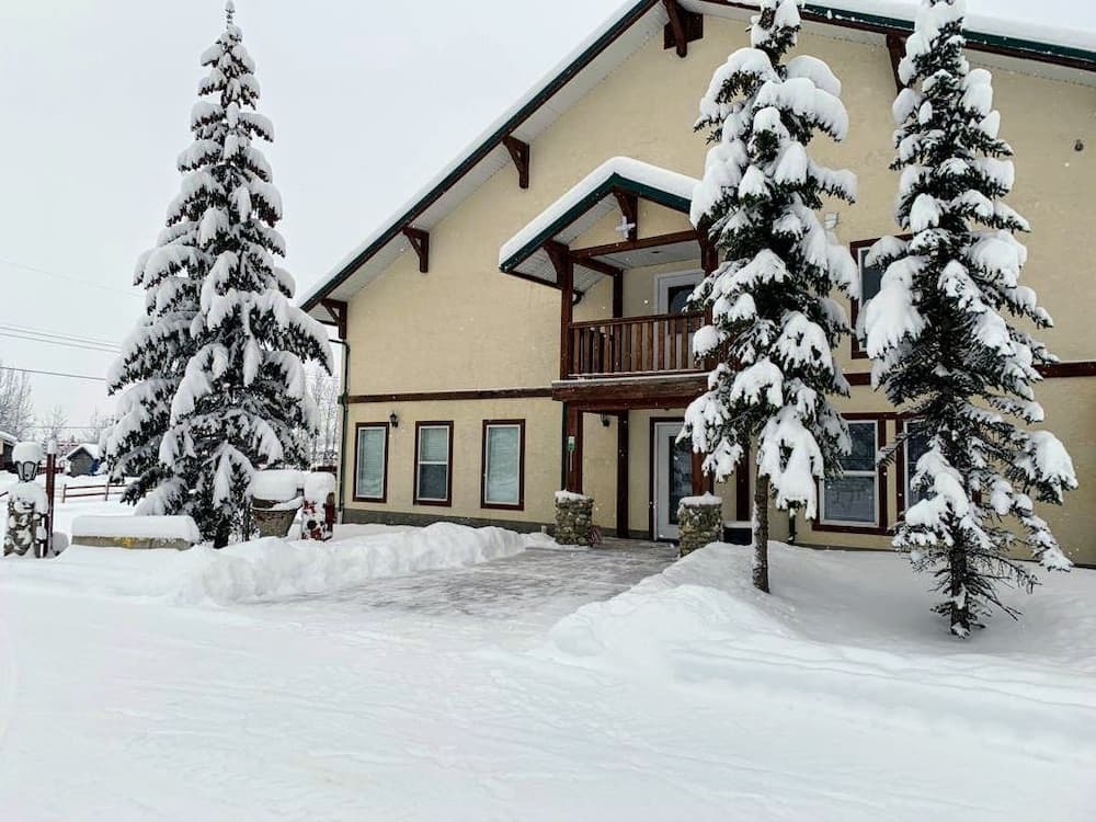 Raven's Nest Hotel
