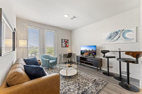 Prime Soco Bright 2BR King Suite w Pool Parking