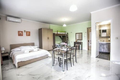Del Sol Meteora Luxurious Family Suites1