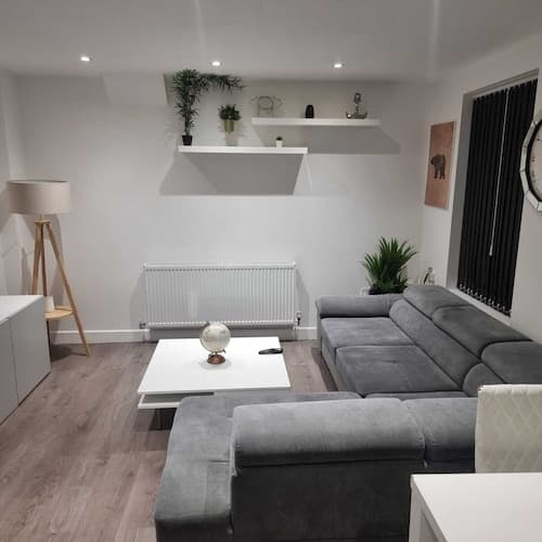 Charming 4-bed House in Enfield North London