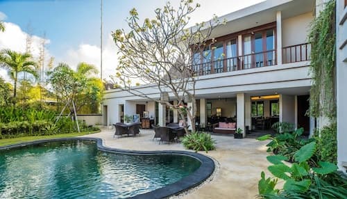 Villa For Big Family Stay 10 Bedroom in Bali Seminyak