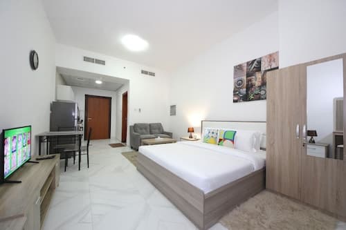 Studio Apartment in Palace Tower 2