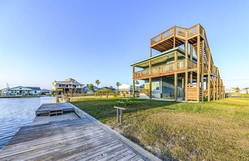 Blue Crab Cove by Miss Kitty’s