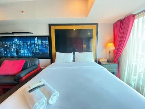 Clean And Comfy Studio Room At Tamansari La Grande Apartment