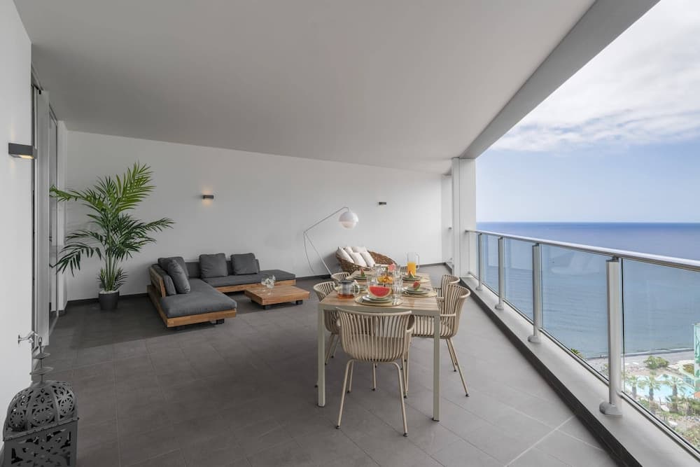 Luxury, Elegance and sea View - Madeira Palace I