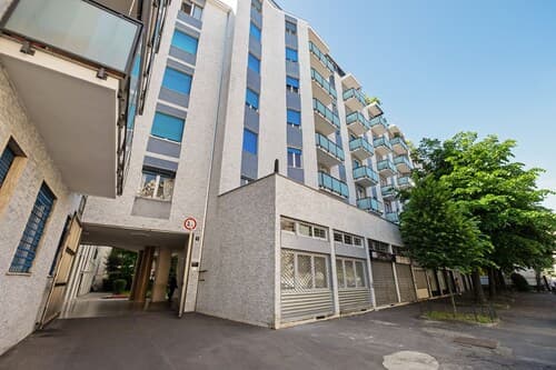JOIVY Lovely Flat For 4 W/Balcony Near Porta Romana