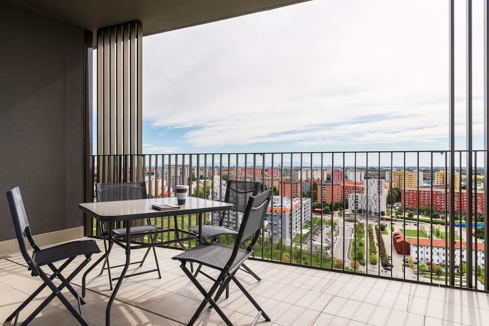 JOIVY Uptown Apartments