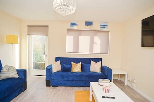 London's Calling U! A Lovely 2 Bedhome Sleeps 1-5!