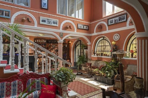 Elia Boutique Hostel & Apart-Hotel