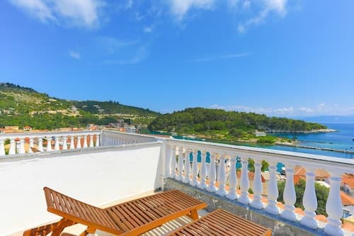 Faros Dio Gaios Studio sea Views Private Sun-loungers