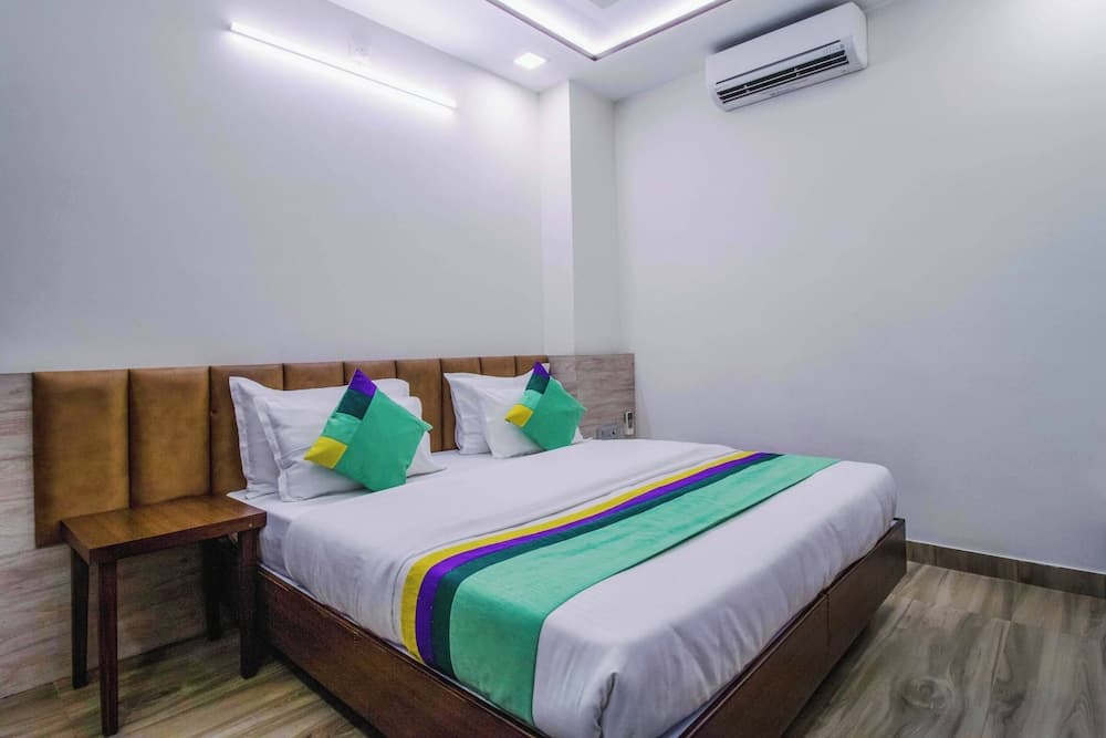 Treebo Paras Raj Near City Palace