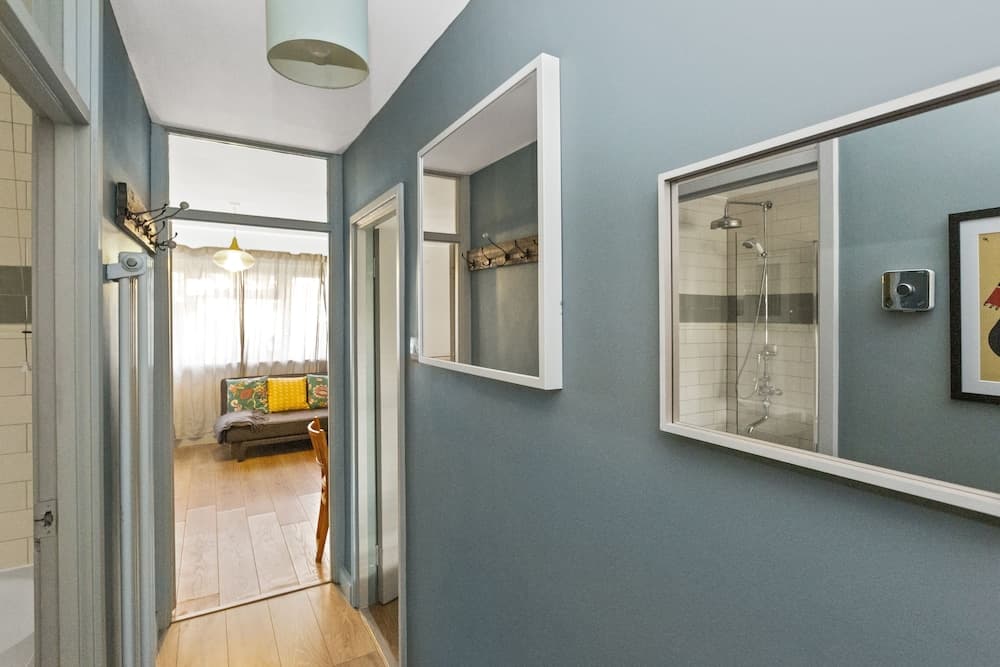 Stylish 1BR Next to Tower Bridge
