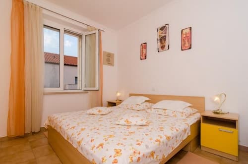 Apartments & Room Frane