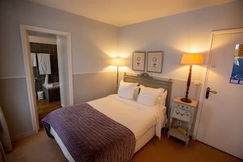 Hôtel Traiteur les Ormes, The Originals Relais