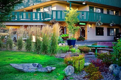 Robin Hood Inn & Suites