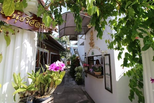 Ya Nui Resort