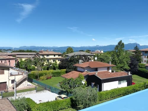 Meet Gardalake Hostel
