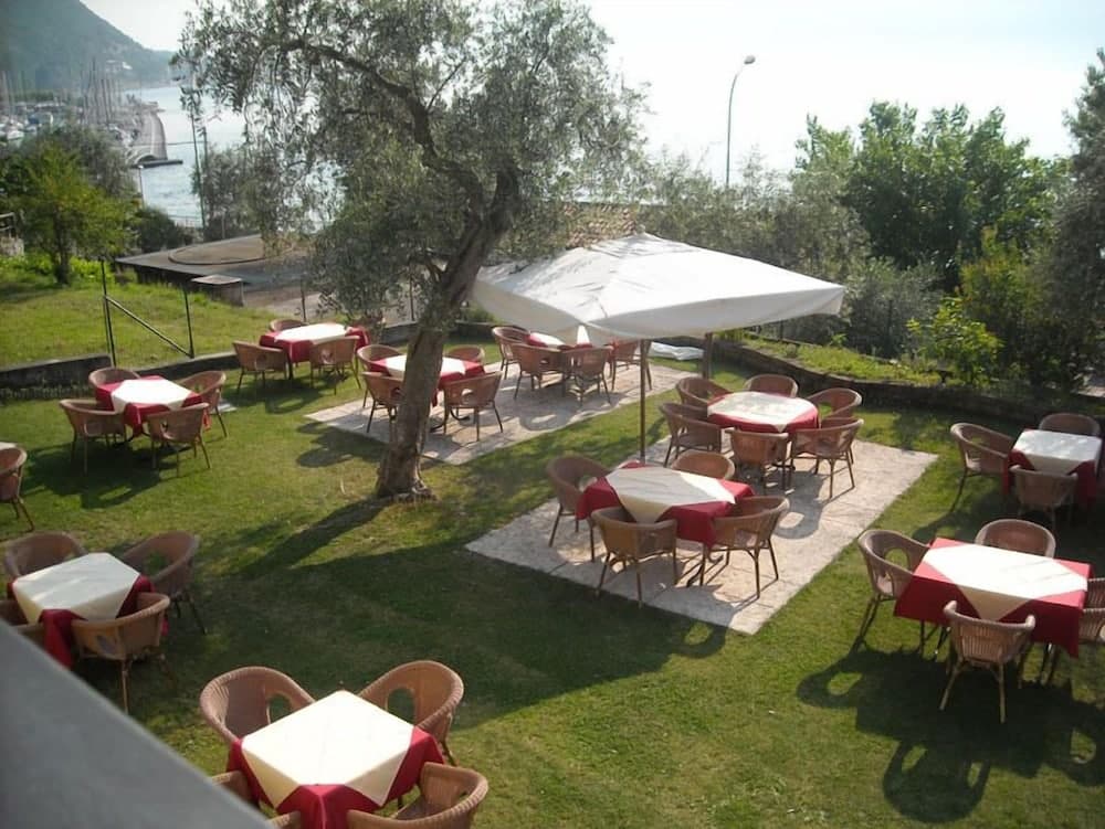 Albergo Navene