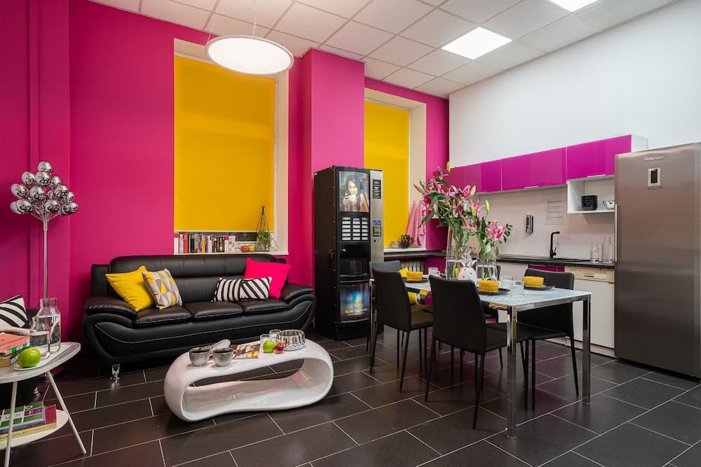 Absynt Hostel
