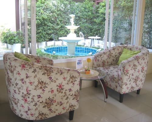 C2 Residence Boutique Hotel