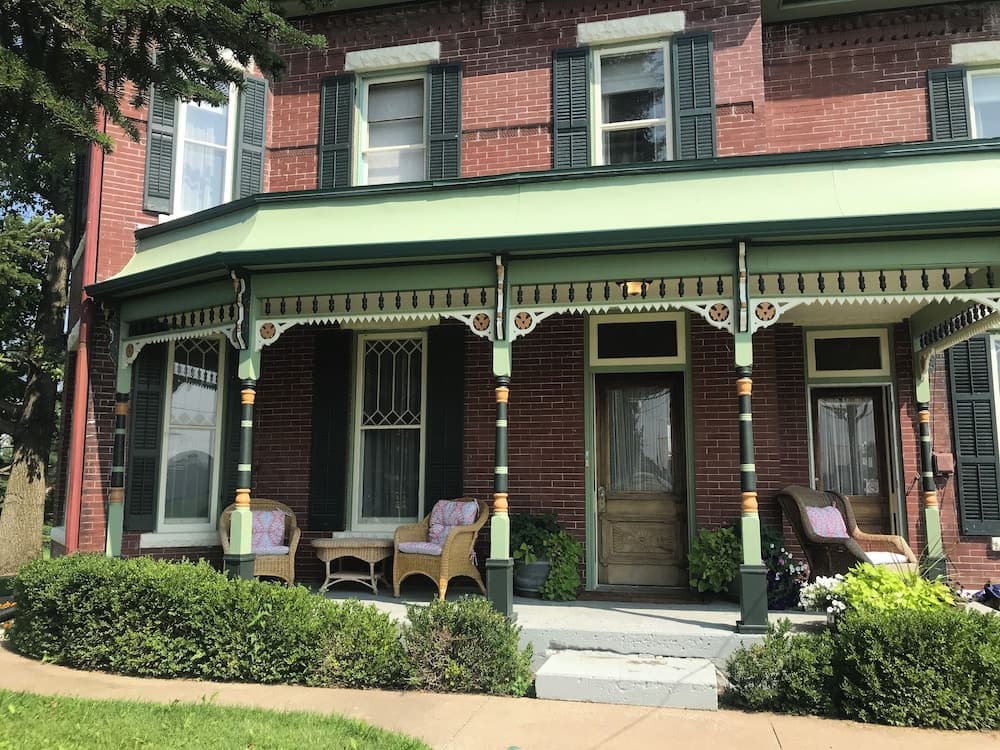 Nauvoo Grand Bed & Breakfast