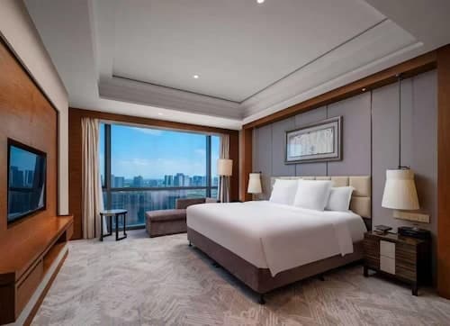 Pullman Haining